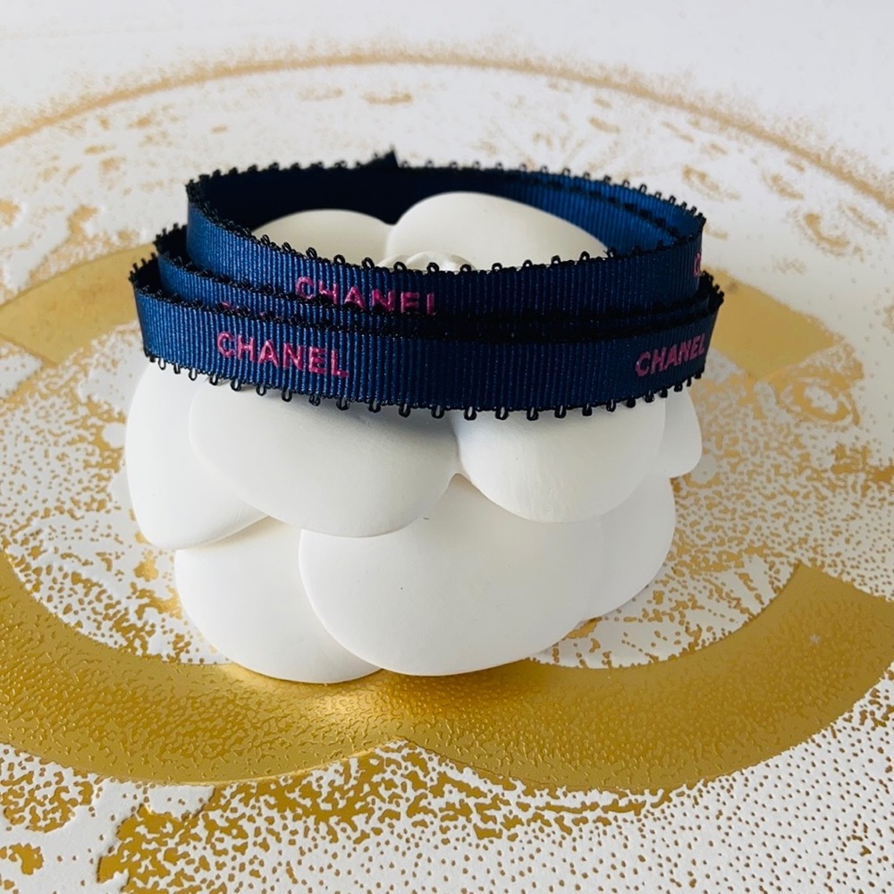 CHANEL Blue Color With Pink Embossed Lettering - Picture 2 of 9